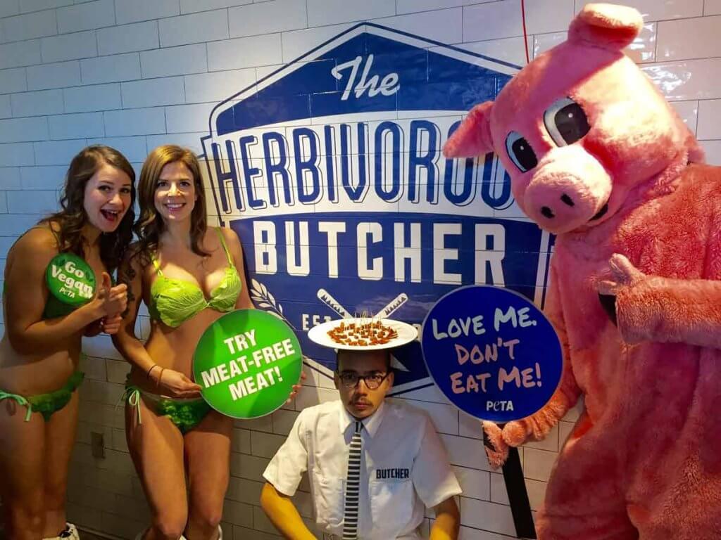 https://headlines.peta.org/wp-content/uploads/2016/12/lettuce-ladies-herbivorous-butcher-1024x768.jpg