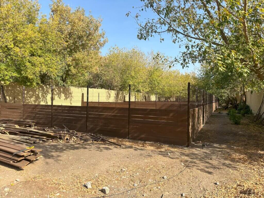 A pasture of fences